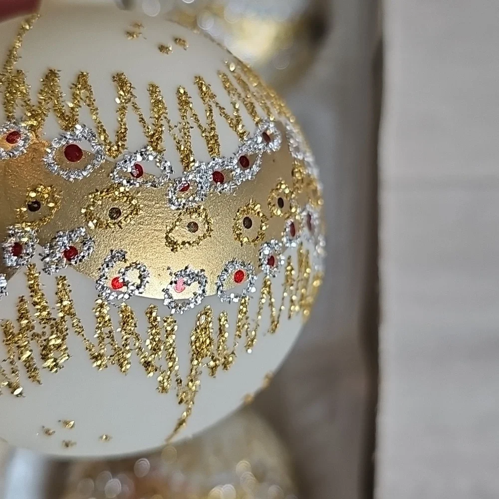Vintage Christmas Classics Set Of 3 Glass Lrg Round White Ornaments - Picture 14 of 16